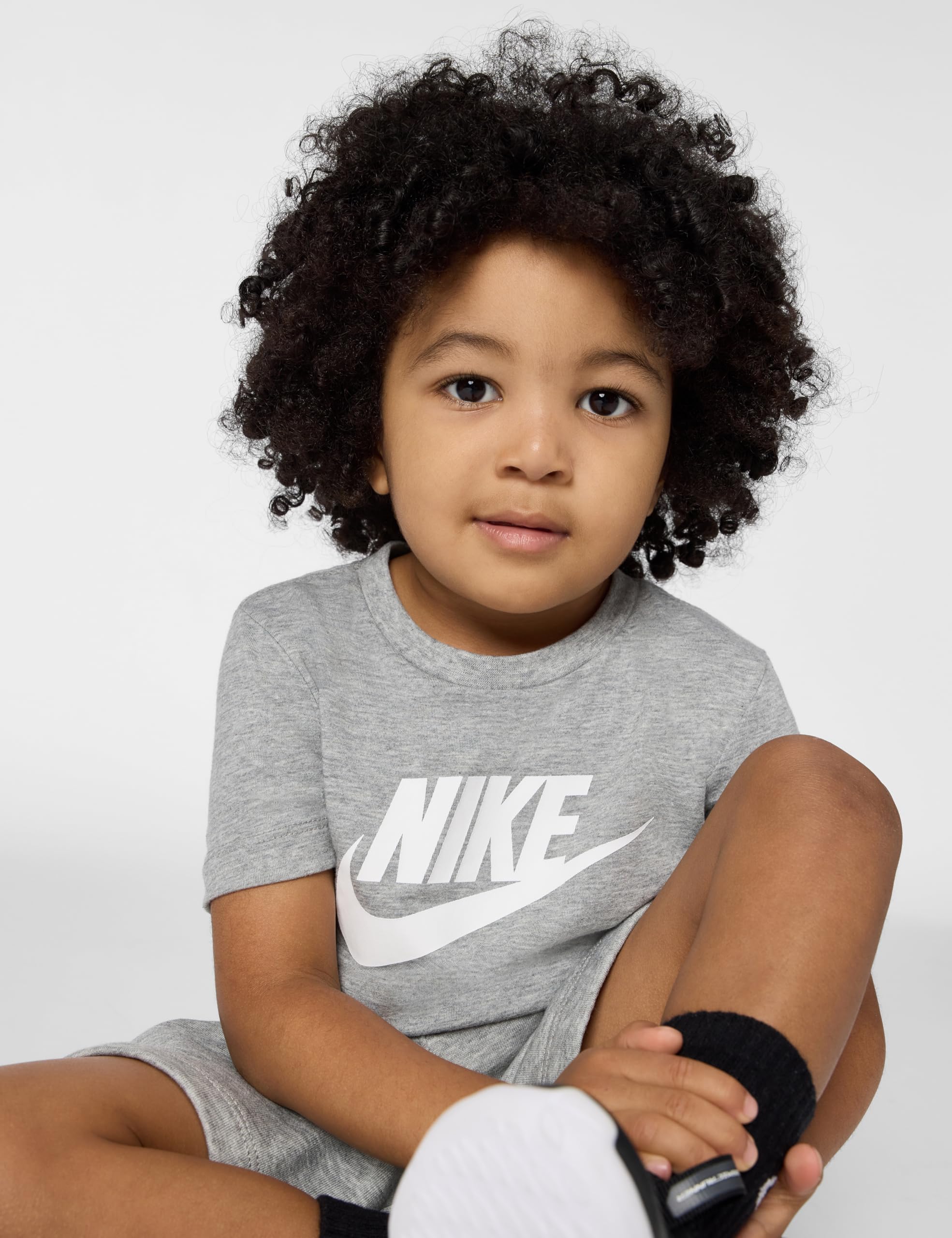 Nike Boys' Sportswear Club T-Shirt and Shorts 2-Piece Outfit Set (Large Swoosh Logo)